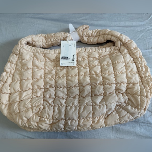 NWT Cream COS QUILTED OVERSIZE BAG - Picture 1 of 11